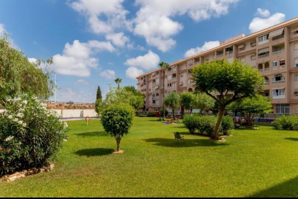 Casa Di Mateo With Garden View And Swimming Pool Apartamento Torrevieja Exterior foto